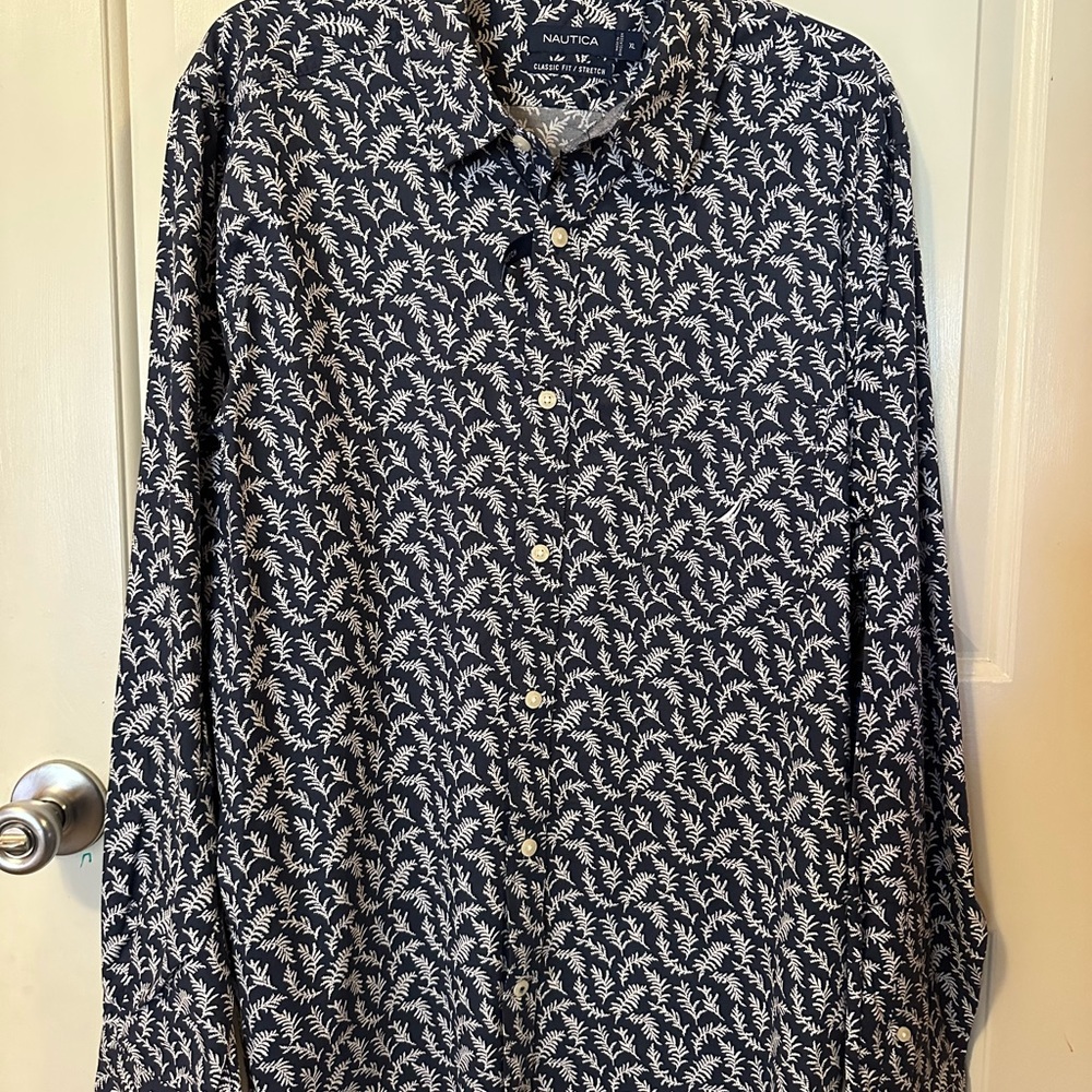 Nautica Men's Black and White Leaf Print Shirt